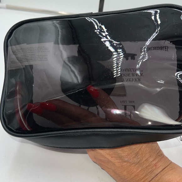 Pixar X Primark Edna Mode Toiletry/Cosmetic Bag - Picture 10 of 10